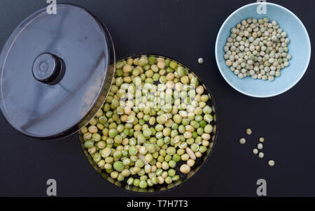 Gerät für die Keimung von Samen und erhalten nützliche Sprossen für Salate Stockfoto