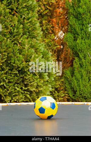 Nahaufnahme der Ball auf dem Trampolin Stockfoto