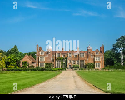 Long Melford, Suffolk, Vereinigtes Königreich, 1. Juni 2009: Kentwell Hall, eine Tudor Manor, im frühen 16. Jahrhundert durch die clopton Familie erbaut. Stockfoto