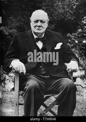 Winston Churchill bei Chartwell zu seinem einundachtzigsten Geburtstag. November 1955 Stockfoto