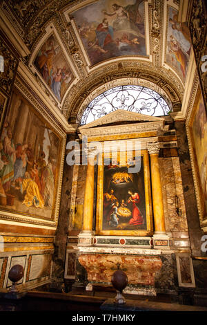 Kapelle der Heiligen Jungfrau in der Kirche von St. Louis der Französischen ist eine römisch-katholische Kirche in Rom, Italien Stockfoto