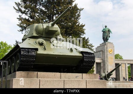 Das Sowjetische Ehrenmal in Berlin. Stockfoto