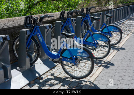 Citi Bike docking station zum Central Park West, Upper Manhattan, New York City, USA Stockfoto