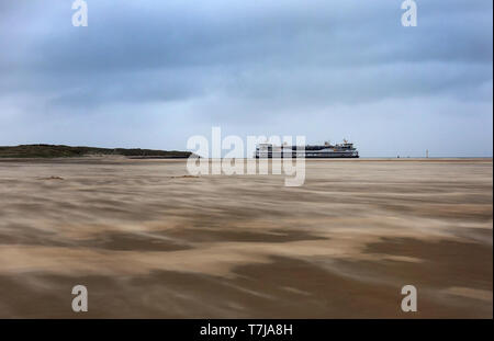 Fähre nach Texel, Niederlande. Von der Mokbaai gesehen. Stockfoto