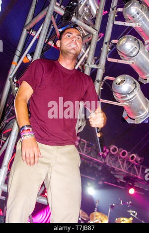 Alien Ant Farm auf der abendlichen Sitzung der Bühne des Reading Festival 2001. Stockfoto