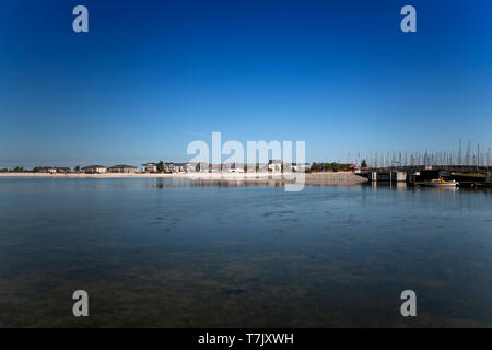Brücke am Yachthafen auf der Halbinsel Steinwarder, die Heiligenhafen, Deutschland, Europa Stockfoto