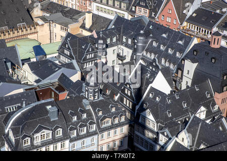 Frankfurt am Main, Dachlandschaft der neuen Altstadt, rekonstruierte Häuser im Altstadtviertel zwischen Römer und Dom, Stockfoto