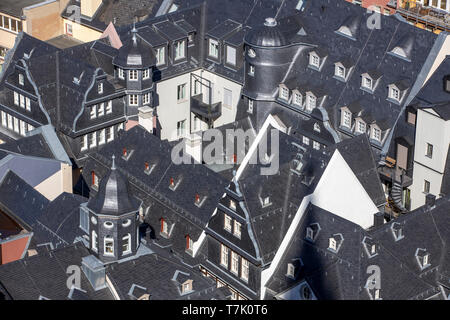 Frankfurt am Main, Dachlandschaft der neuen Altstadt, rekonstruierte Häuser im Altstadtviertel zwischen Römer und Dom, Stockfoto