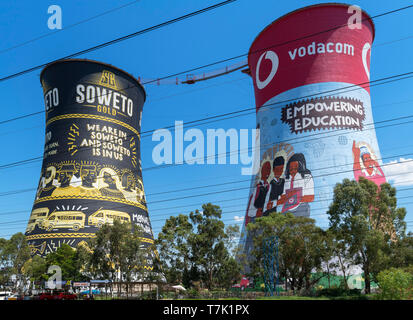 Wandbilder auf Orlando Türmen, die kühltürme eines stillgelegten Kraftwerk, Soweto, Johannesburg, Südafrika Stockfoto