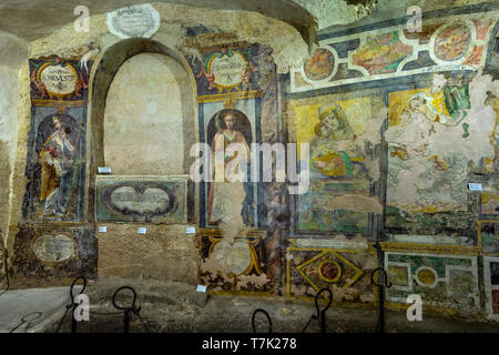 Alte Fresken in Saint Julian Krypta. Höhle Kirche. Matera Stockfoto