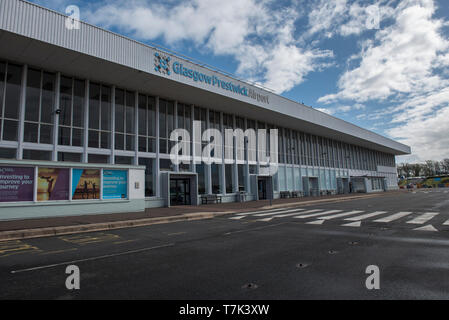 Glasgow Prestwick Flughafen vor dem Hauptterminal an einem sonnigen Tag Stockfoto