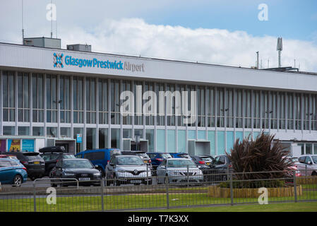 Glasgow Prestwick Flughafen vor dem Hauptterminal an einem sonnigen Tag Stockfoto