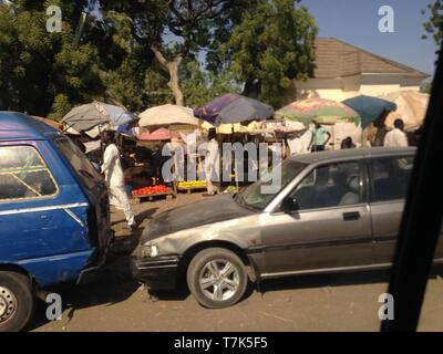 Nigerias illegalen Abbau Menschen, die in der illegalen Abbau Website Stockfoto