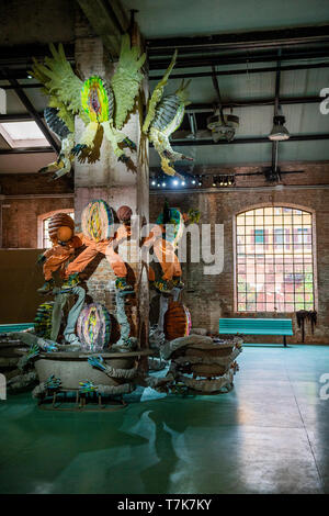 Venedig, Italien. 07 Mai, 2019. Geburt, Hi und Bye von Kris Lemsalu in der Estnischen Pavillon. Es ist ein Teil der Stadt Venedig 58th Biennale. Credit: Guy Bell/Alamy leben Nachrichten Stockfoto