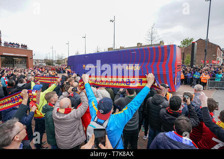 Liverpool, Großbritannien. 07 Mai, 2019. 7. Mai 2019, Anfield Stadion, Liverpool, England, UEFA Champions League, Halbfinale, Rückspiel, Liverpool FC vs FC Barcelona; Barcelona Team Coach kommt an Anfield Credit: Terry Donnelly/News Bilder Credit: Aktuelles Bilder/Alamy leben Nachrichten Stockfoto