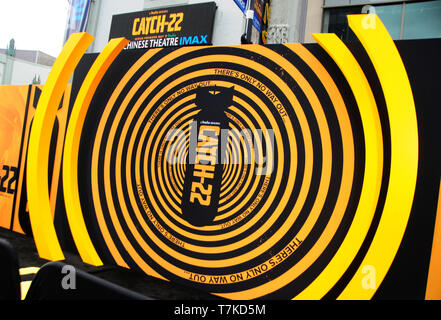 Hollywood, Kalifornien, USA. 7. Mai, 2019. Einen Überblick über die Atmosphäre in der Hulu Catch-22 US-Premiere am 7. Mai 2019 an TCL Chinese Theatre in Hollywood, Kalifornien, USA. Credit: Barry King/Alamy leben Nachrichten Stockfoto