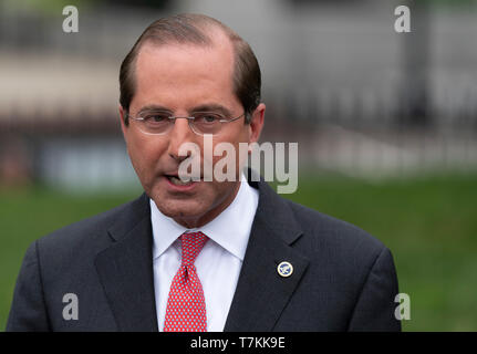 Washington, Vereinigte Staaten von Amerika. 08 Mai, 2019. United States Minister für Gesundheit und Soziale Dienste (HHS), Alex Azar zu den Medien spricht im Weißen Haus in Washington, DC, 8. Mai 2019. Quelle: Chris Kleponis/CNP | Verwendung der weltweiten Kredit: dpa/Alamy leben Nachrichten Stockfoto