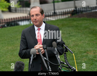 Washington, Vereinigte Staaten von Amerika. 08 Mai, 2019. United States Minister für Gesundheit und Soziale Dienste (HHS), Alex Azar zu den Medien spricht im Weißen Haus in Washington, DC, 8. Mai 2019. Quelle: Chris Kleponis/CNP | Verwendung der weltweiten Kredit: dpa/Alamy leben Nachrichten Stockfoto