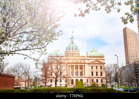 Fassade der Indiana Statehouse Gebäude im Frühjahr, Indianapolis, USA Stockfoto