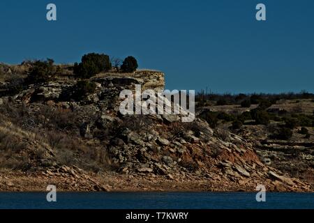 Felsenküste Bluffs umgebenden See McKinsey, Texas. Pfannenstiel in der Nähe von Canyon, Texas. Stockfoto