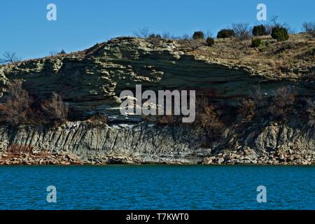 Felsenküste Bluffs umgebenden See McKinsey, Texas. Pfannenstiel in der Nähe von Canyon, Texas. Stockfoto