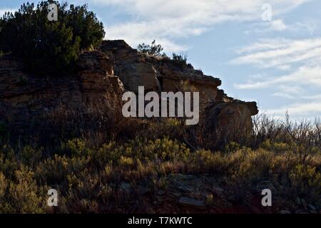 Felsenküste Bluffs umgebenden See McKinsey, Texas. Pfannenstiel in der Nähe von Canyon, Texas. Stockfoto