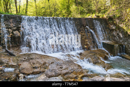 Wasserfall an der Val Vertova Torrent in der Nähe von Bergamo, Seriana Tal, Italien, Stockfoto