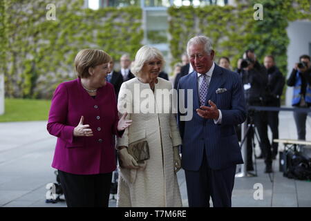 Berlin, Deutschland. 07 Mai, 2019. Bundeskanzlerin Angela Merkel begrüßt Charles, Prinz von Wales, und Camilla, Herzogin von Cornwall, im Innenhof des Bundeskanzleramts. Quelle: Simone Kuhlmey/Pacific Press/Alamy leben Nachrichten Stockfoto