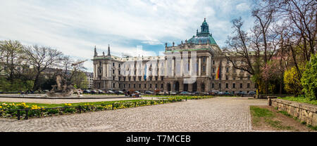 München Amtsgericht - Landgericht München - und der Botanische Garten an der Vorderseite Stockfoto