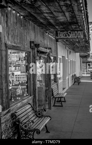 Jakes Wild West Saloon im historischen Dorf Lone Pine - Lone Pine CA, VEREINIGTE STAATEN VON AMERIKA - 29. MÄRZ 2019 Stockfoto