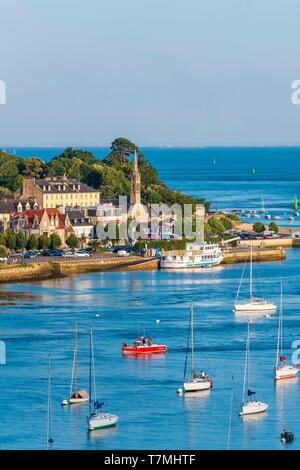 Frankreich, Finistere, Benodet, der Mündung des Fluss Odet, Glenans Archipel im Hintergrund Stockfoto