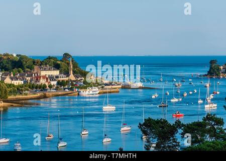 Frankreich, Finistere, Benodet, der Mündung des Fluss Odet, Glenans Archipel im Hintergrund Stockfoto