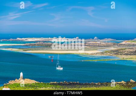 Frankreich, Finistère (29), Pays des Abers, Côte des Legendes, l'Aber Wrac'h, Lilia Archipel im Hintergrund Stockfoto