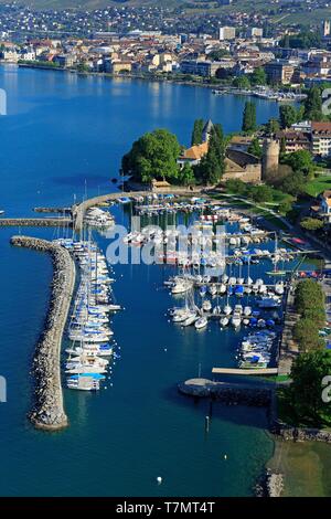 Schweiz, Kanton Waadt, Genfer See, Stadtteil La Riviera Land der Enhaut, Turm von Peilz (Luftbild) Stockfoto