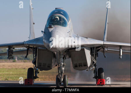 Serbische Luftstreitkräfte MiG-29 (NATO-Meldename: Fulcrum) Luftüberlegenheits-Kampfflugzeug Stockfoto