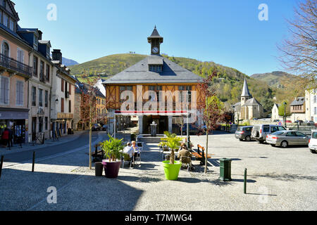 Frankreich, Hautes Pyrenees, Louron-tal, Arreau, das Rathaus Stockfoto