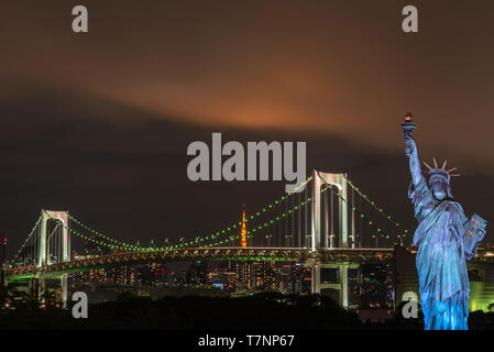 Freiheitsstatue in Odaiba, seit 2000. Sie soll die stärkste Beziehung zwischen Japan und Frankreich zu zeigen. Schöne Nacht Ansicht ODAIBA Stockfoto