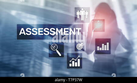 Bewertung Bewertung Analytik Business und Technologie Konzept auf unscharfen Hintergrund Stockfoto