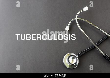 Tuberkulose text und Stethoskop, Gesundheit und medizinische Konzept. Stockfoto