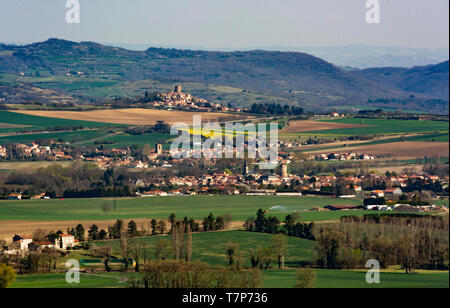 Die Dörfer Montpeyroux und La Sauvetat, die Ebene Limagne, Puy de Dome, Auvergne-Rhone-Alpes, Frankreich Stockfoto