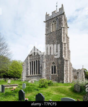 Die Kirche St. Maria und St. Peter in Kelsale, Suffolk, restauriert von Edward Schröder vor Stockfoto