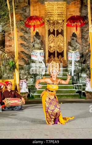 Indonesien, Bali, Ubud, Legong Tanz im Puri Agung Peliatan Tempel Stockfoto