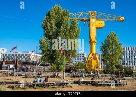 Frankreich, Pays de La Loire, Nantes, Ile de Nantes, die Titan Yellow Crane und Grillplätze Stockfoto