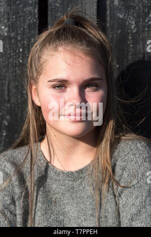 Dänemark, Färöer Inseln, Insel Streymoy, Torshavn, portrait einer jungen frau Stockfoto