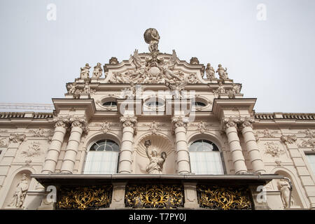 Ein Blick auf die vordere Fassade des Schloss Linderhof Stockfoto