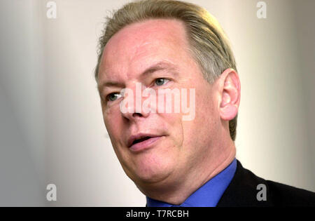 Shadow Außenminister Francis Maude bei der Schottischen Konservativen Parteien morgen Pressekonferenz in Edinburgh Hauptsitz heute (Mittwoch, 6/5/01). Stockfoto