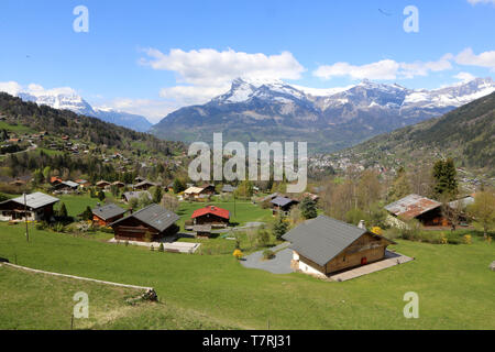 Vue Sur Saint-Gervais-les-Bains. Alpes Françaises. /Ansicht von Saint-Gervais-les-Bains. Die französischen Alpen. Stockfoto
