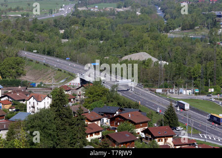 Vue Sur la Vallée de l'Arve l'Autoroute Blanche 40. Alpes Françaises. Stockfoto