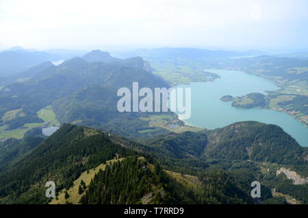 Blick auf den Mondsee vom Mount Schafberg Stockfoto