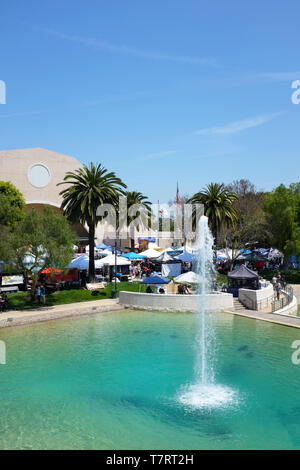 ALISO Viejo, Kalifornien, 4. Mai 2019: Frieden See Brunnen an der Soka Universität während der 18. jährlichen Internationalen Festivals. Stockfoto